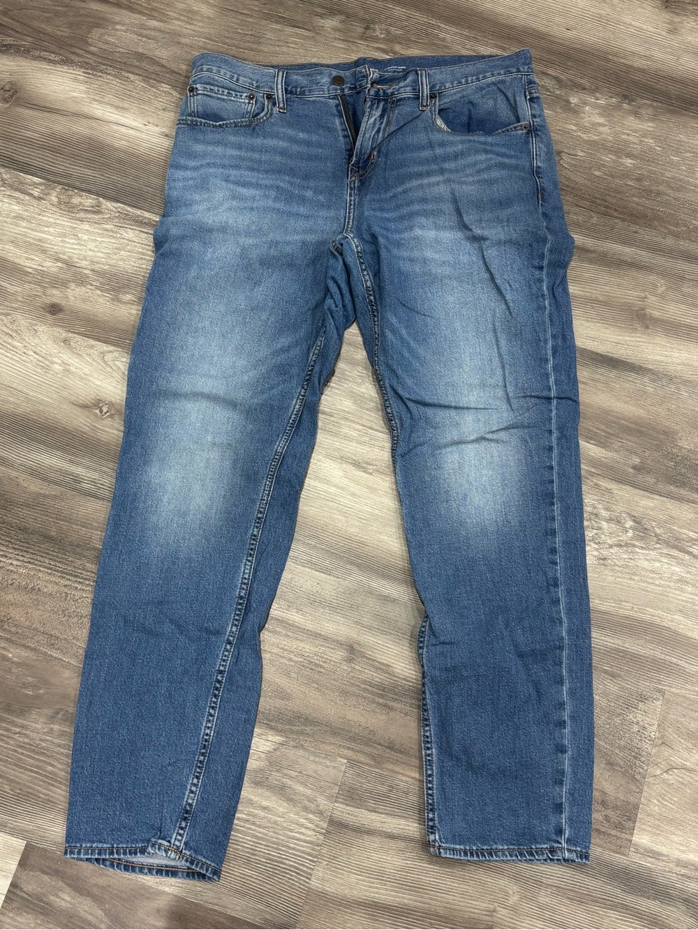 Old Navy Men's Light Blue Relaxed Jeans